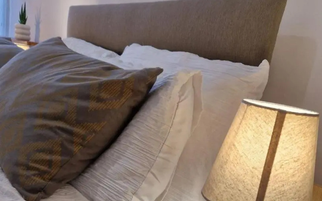 Spacious 1 Br Lincoln City Centre & Amenities, Free Parking