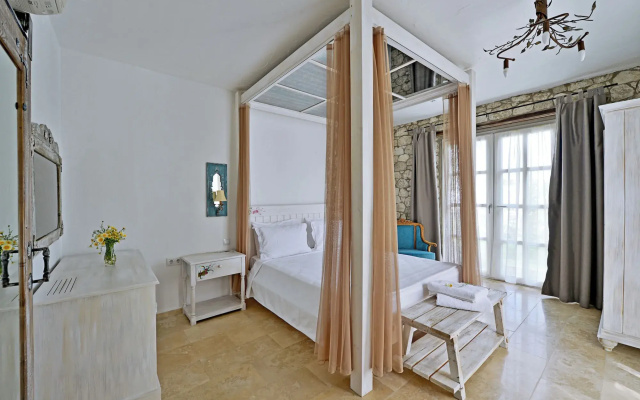 Bay C Hotel