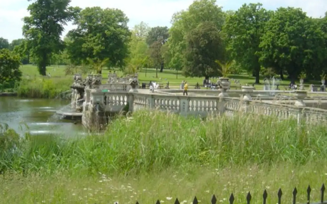 The London Mini Manor