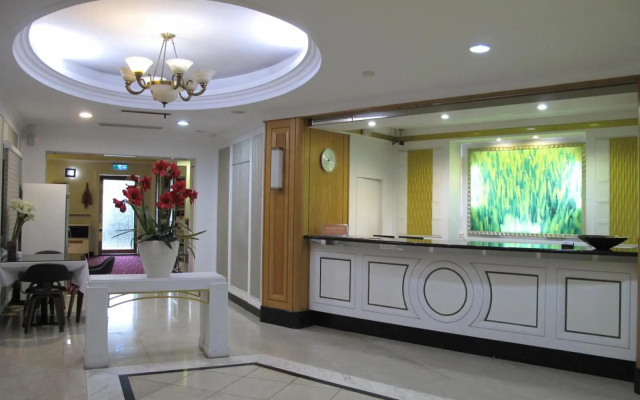 Gaudi Hotel