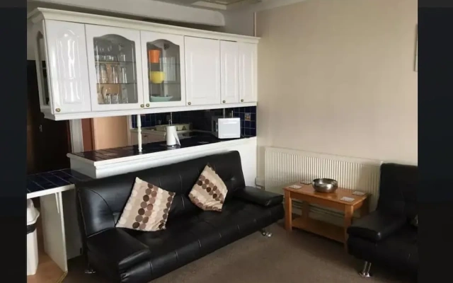 Spacious Sea View Apartment