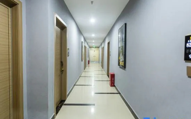 Star Hotel (Yichun Middle School)