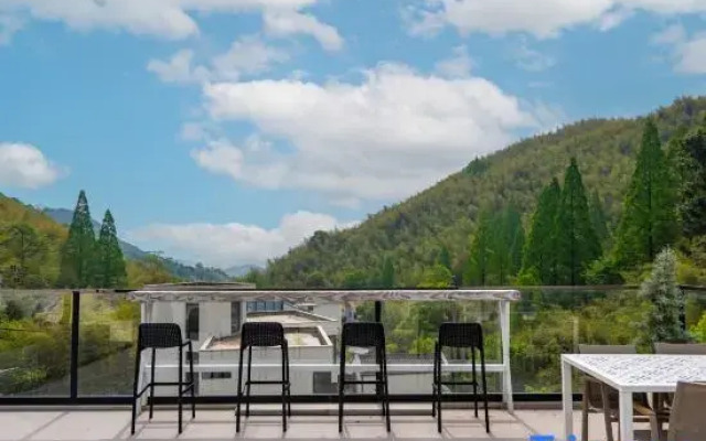 Moganshan Flowing Water Shadow Falling Homestay