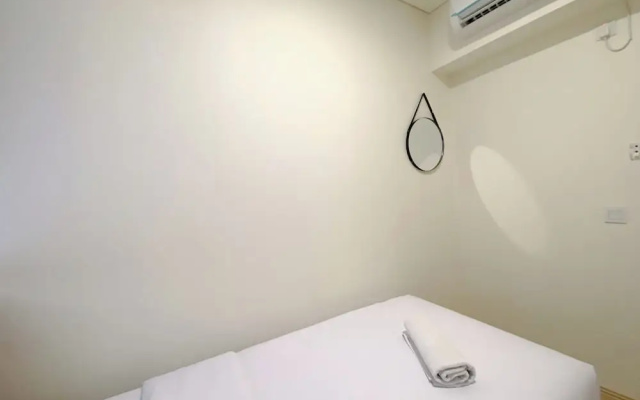 Homey 2Br With Work Space At Meikarta Apartment