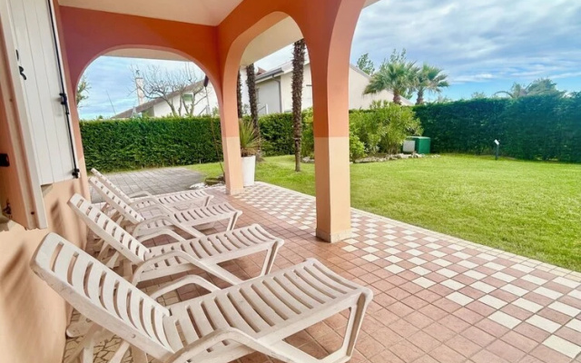 Garden Retreat by the sea on Albarella
