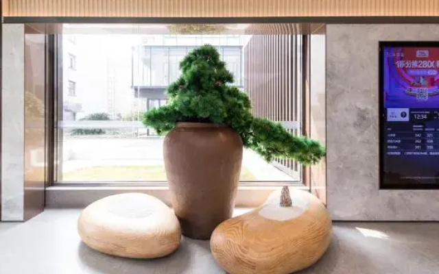 JI Hotel (Shanghai Longbai Xincun Subway Station)