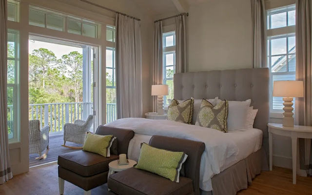 Oyster's Pearl by Exclusive 30A