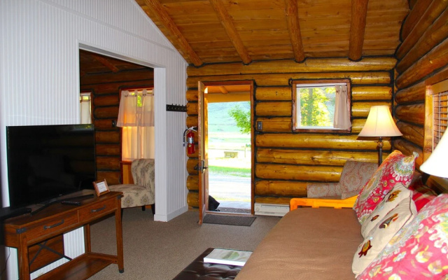 Yellowstone Hot Spring Cabins