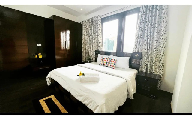 Bluo 1Bhk Defence Colony Mkt - Balcony, Parking
