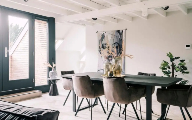 Stadsvilla Luxurious 3 room loft met airco Willem 2