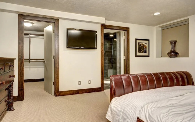 607 Deer Valley Drive 5 Bedroom Townhouse