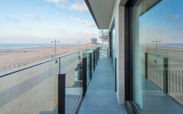 Apartment in Middelkerke With Sea View