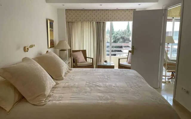 Pent-house, 3 Bedroom, Sleeps 6, Parking