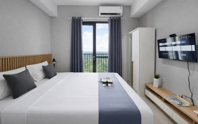 Restful Monochrome Studio At Apartment The Ayoma