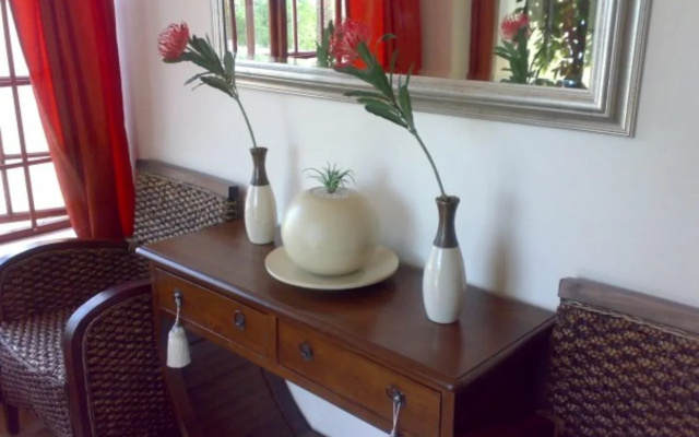 VJ's Guesthouse and Restaurant