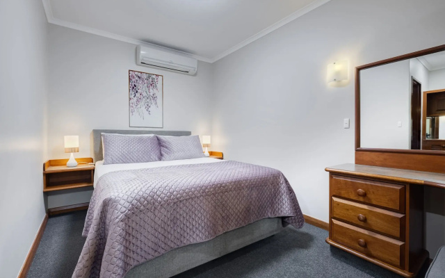 Adelaide Inn