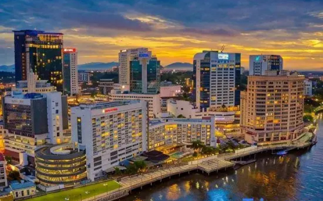 Riverbank Suites 408