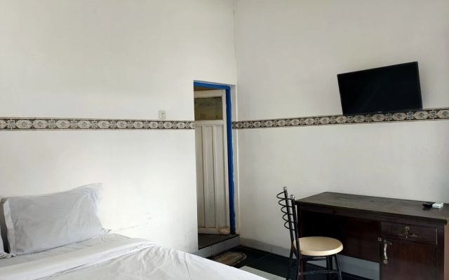 OYO 93412 Kost Irma Syariah Near UPTD SMP Negeri 8 Parepare