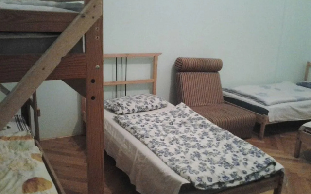 1st Apartments and Hostel