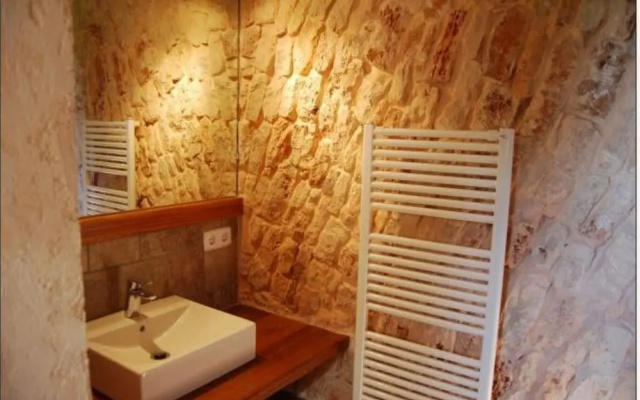 Villa - 5 Bedrooms with Pool and WiFi - 103975