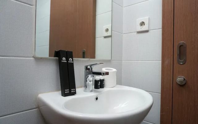 Modern And Fully Furnished Studio at Puri Orchard Apartment
