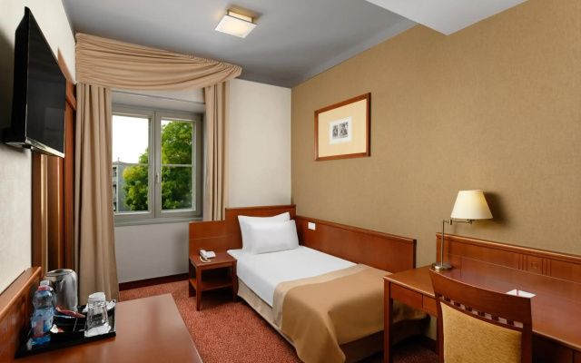 Отель Mercure Szekesfehervar Magyar Kiraly Hotel
