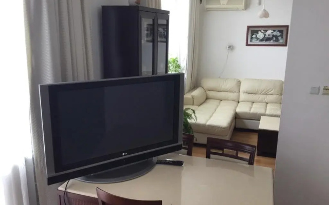 Oasis Suites Apartments and Studios