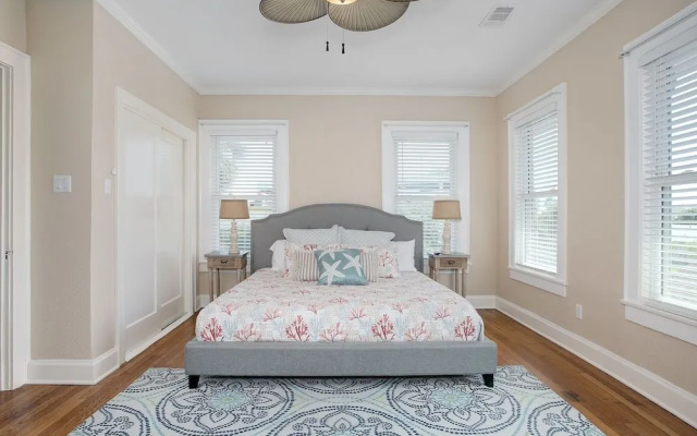 Asher House 4 Bedroom Home by Redawning