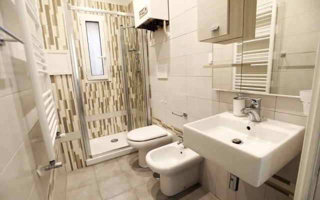 Laterano White Home - Colosseo