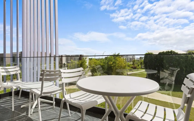 NOK Modern 1BR Apartment With Terrace in Vistacana