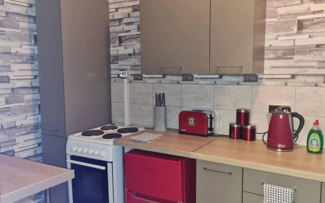 2 Bed Flat - Sleeps 3 - Parking - Wifi