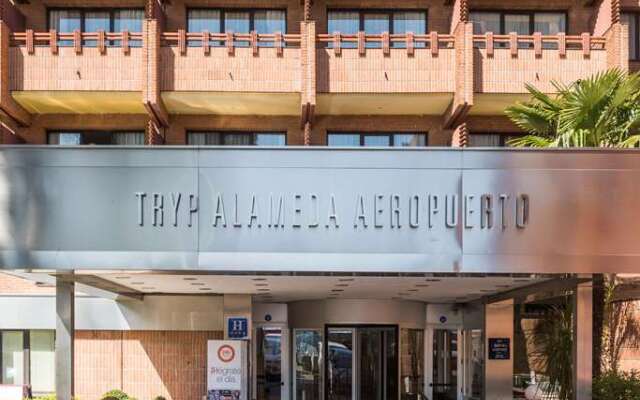 TRYP Madrid Alameda Aeropuerto Hotel вид на фасад