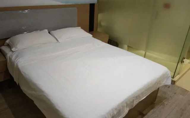 Lijia Express Hotel (Wuhan Jinghe Square Branch)