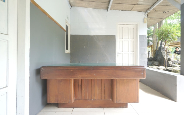 SPOT ON 93620 Anisa Homestay Syariah Near Pantai Gemah Tulungaggung