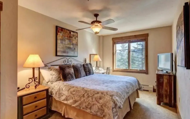 Luxury 2 Bedroom Mountain Vacation Rental in Breckenridge with Access to a Hot Tub Just Two Blocks from Main Street