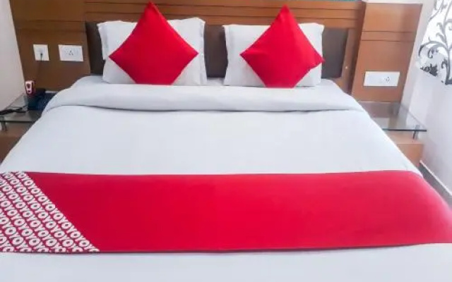 OYO 30414 Hotel Us Residency