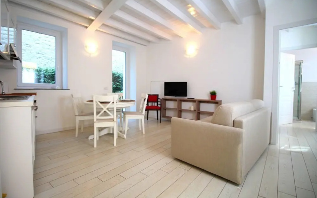 Lakefront Cadorna Apartment
