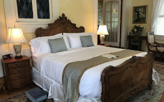 Gramercy Mansion B&B