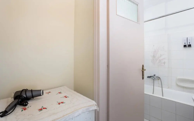 Kalamata s Handmade Apartment