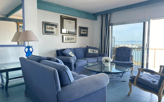 Agi Avenida Apartments