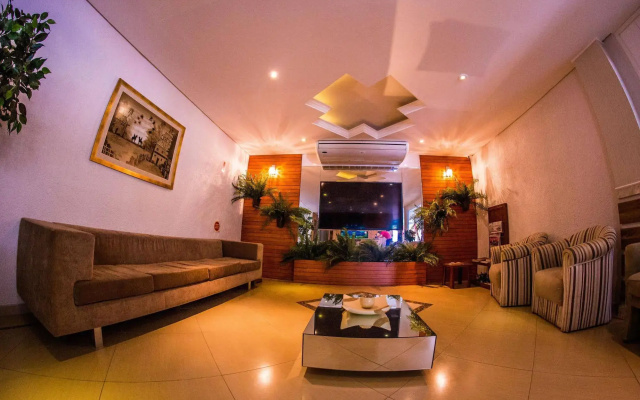 Hotel Rouxinol