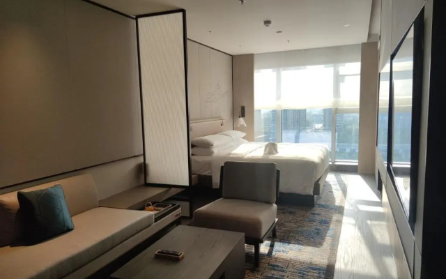 Courtyard by Marriott Luoyang