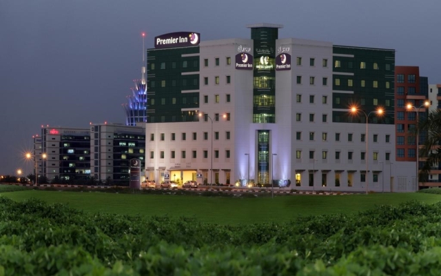 Отель Premier Inn Dubai International Airport вид на фасад