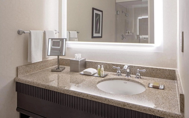 Rosslyn Thracia Hotel