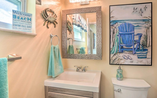 Pet-friendly Dunedin Townhome w/ Private Yard