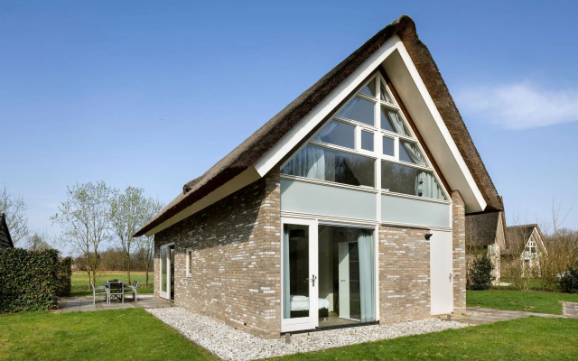 Luxury villa with whirlpool and jacuzzi, 8 km from Hoogeveen