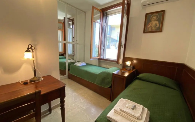 Alla Villa Liberty Bed  Breakfast