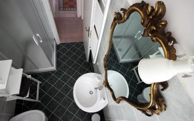Charming Apartment Near Piramide