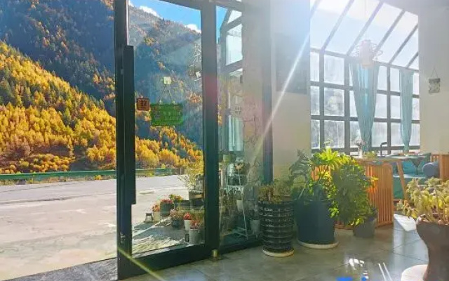 Shangji Shiguang Hot Spring Light Luxury Inn
