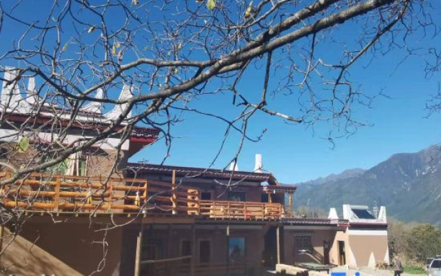 Mountain and cloud boutique inn（Jiaju Village）